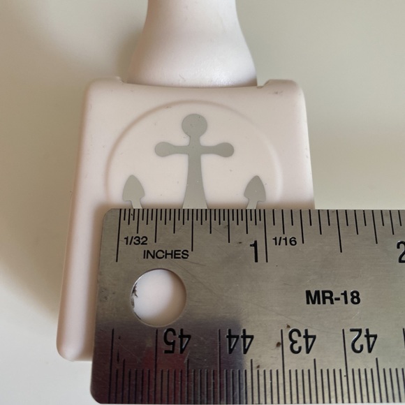 Martha Stewart Anchor Paper Punch - Picture 7 of 9